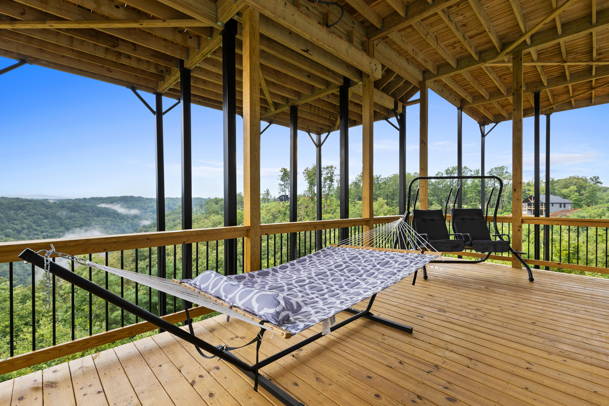 Lower deck with hammock